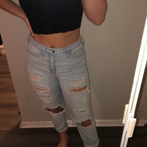 Hollister High Waisted Ripped Jeans 💙